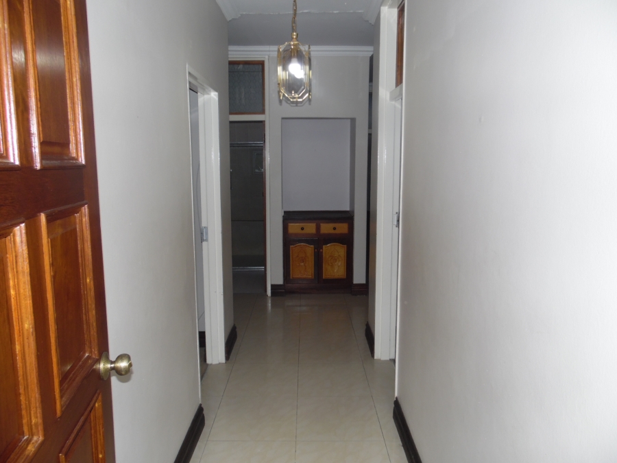 6 Bedroom Property for Sale in Jim Fouchepark Free State